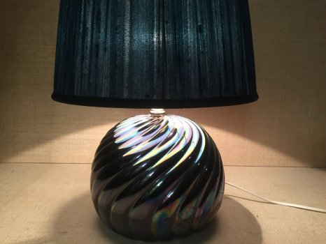 LAMPADA DA TAVOLO CON BASE IN CERAMICA IRIDESCENTE