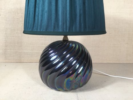 LAMPADA DA TAVOLO CON BASE IN CERAMICA IRIDESCENTE